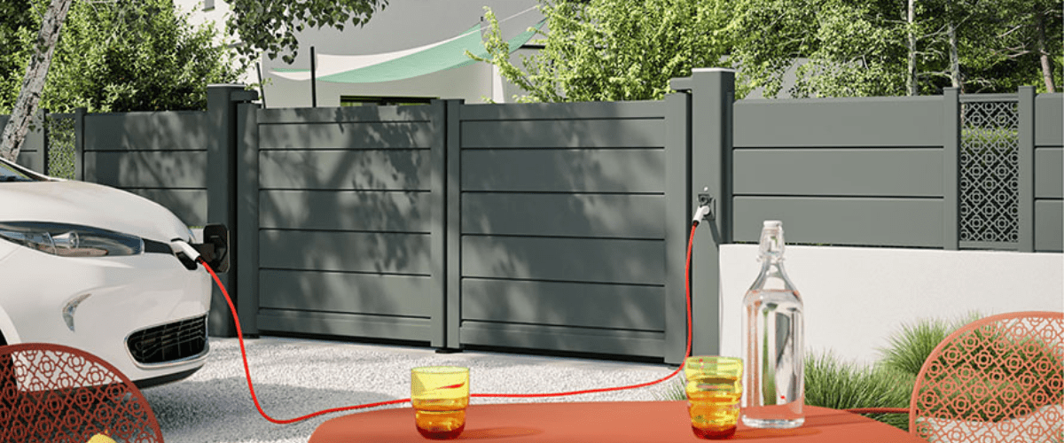 Anti-lift mechanism for sliding gates