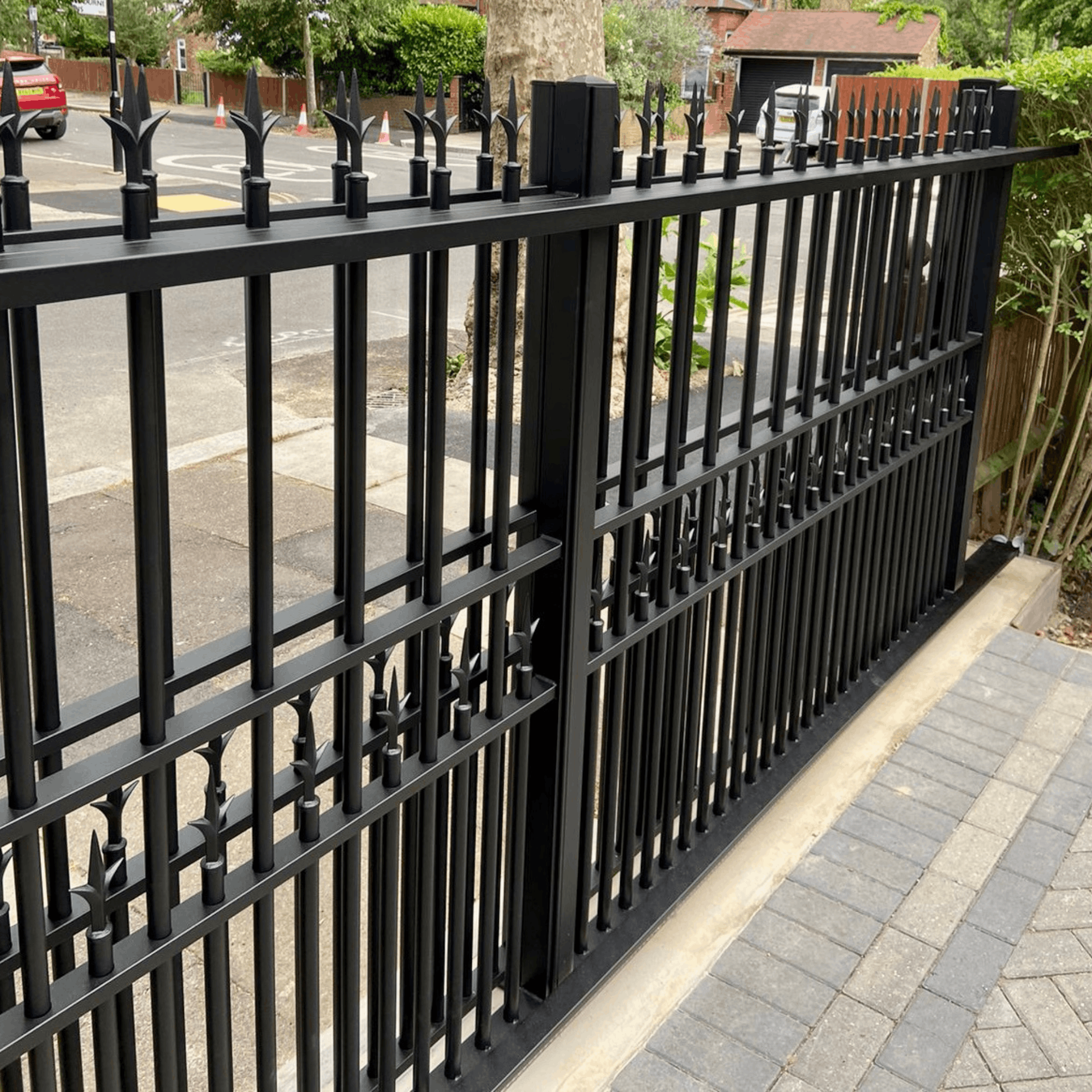 gates in aluminium look alike iron gates